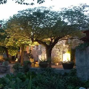 https://mas-bella-cortis.hotels-rhonealpes.com