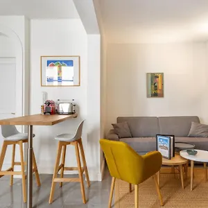 Appartement Welkeys - St Honore, Parijs